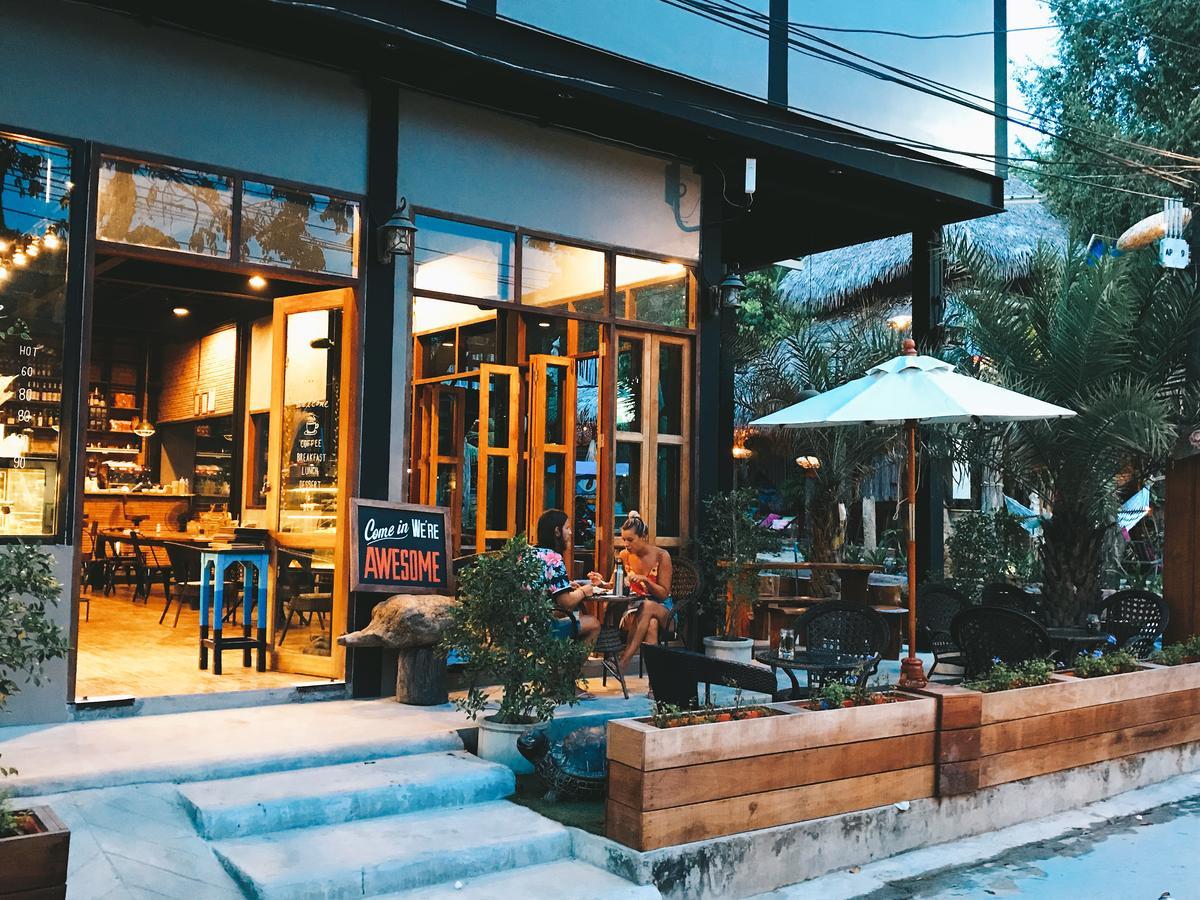 Bloom Cafe&Hostel Koh Lipe Buitenkant foto